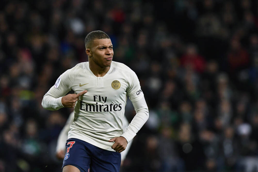 将于3月10日首发 奔驰VLE国内测试车曝光